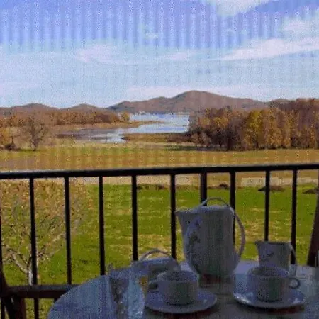 Paralimnia Guest house *