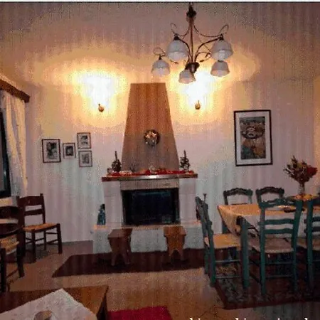 Guest house Paralimnia *