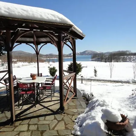 Guest house Paralimnia Kalivia (Thessaly)